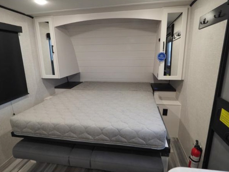 2025 Jayco Jay Feather Air 18MBH, $ 23,999