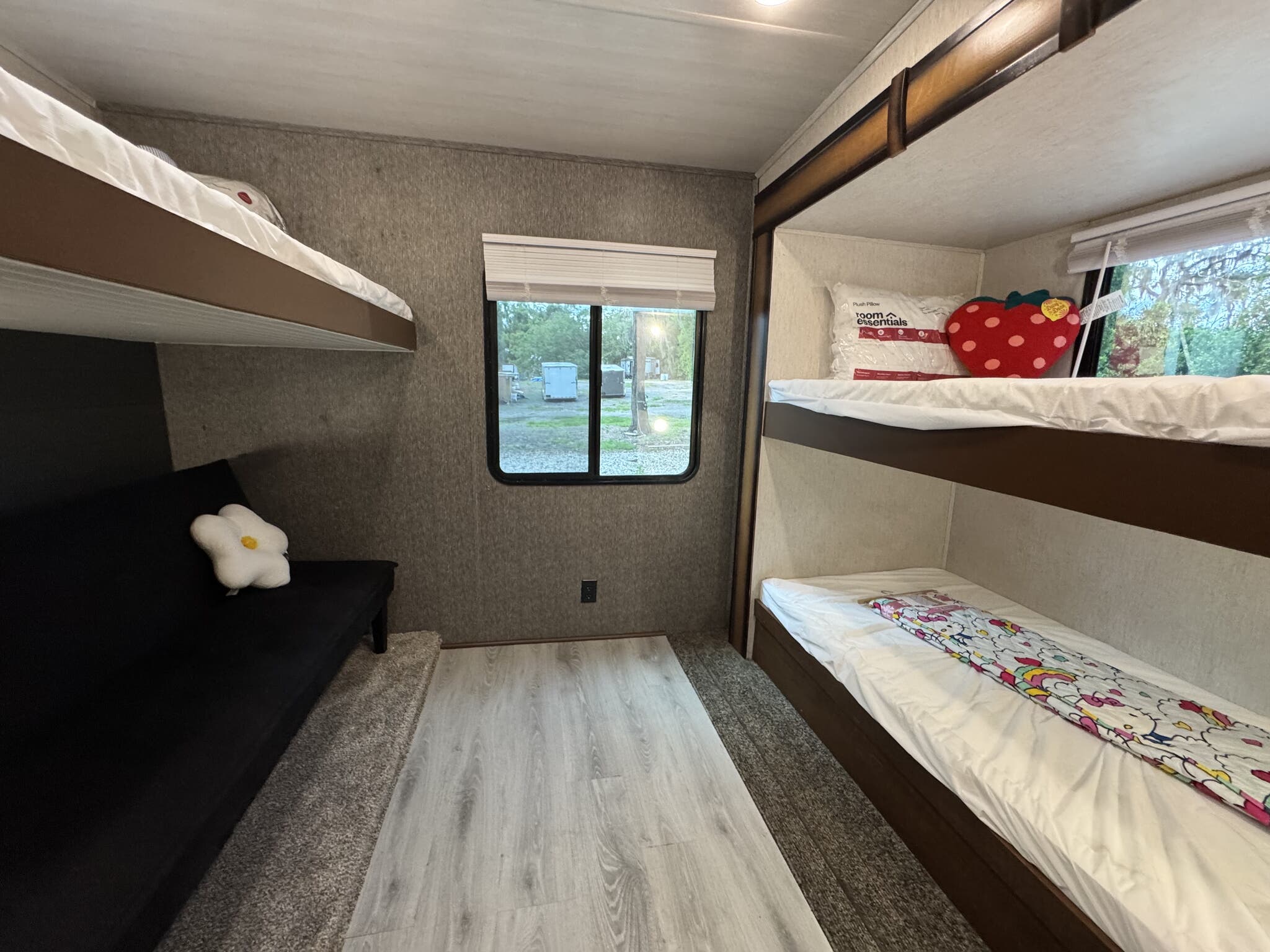 2019 Heartland Pioneer Fifth Wheel PI 322, $ 20,500