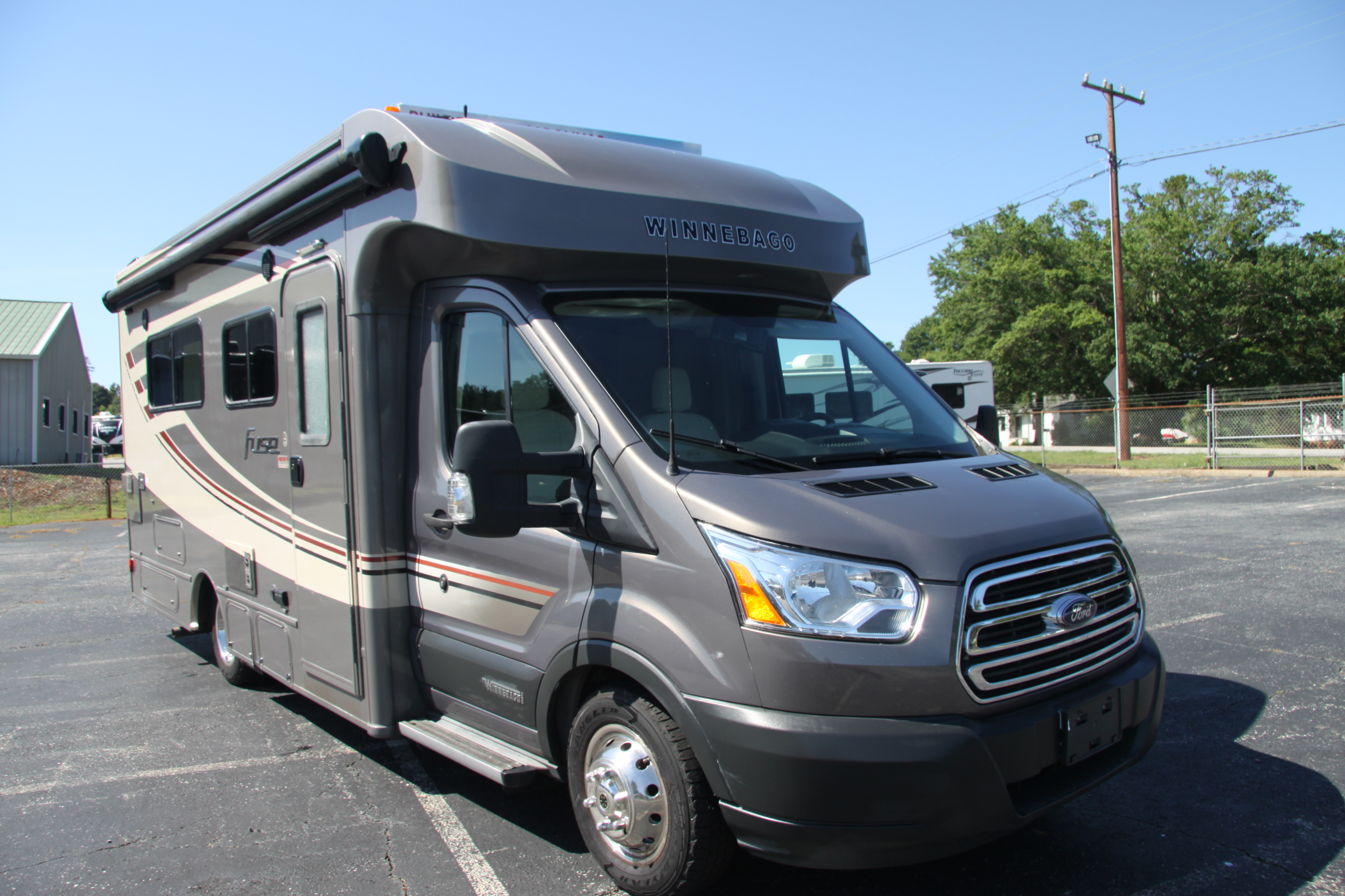 2017 Winnebago Fuse 23A, $ 49,888