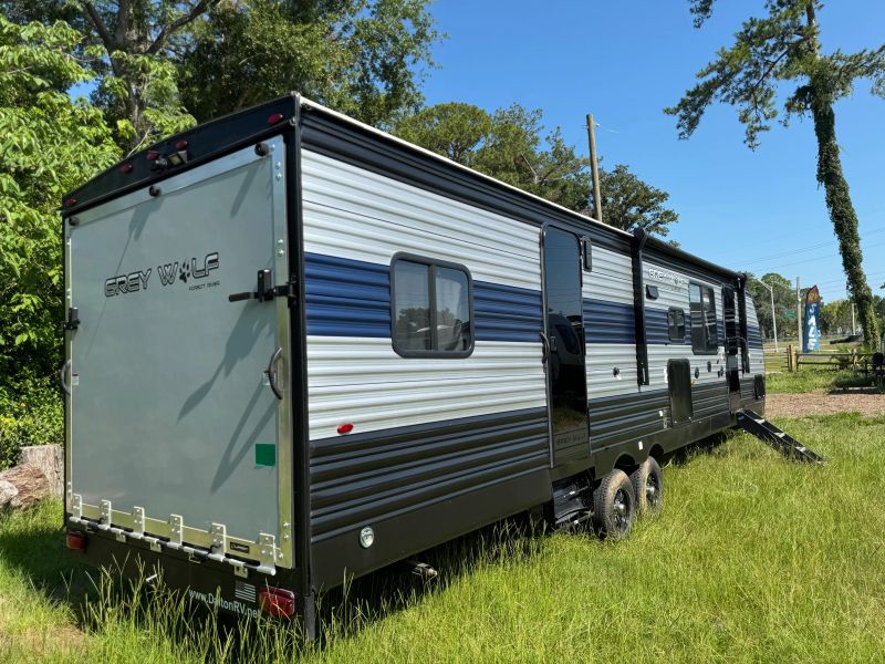 2022 Forest River Grey Wolf Toy Hauler, $ 16,500