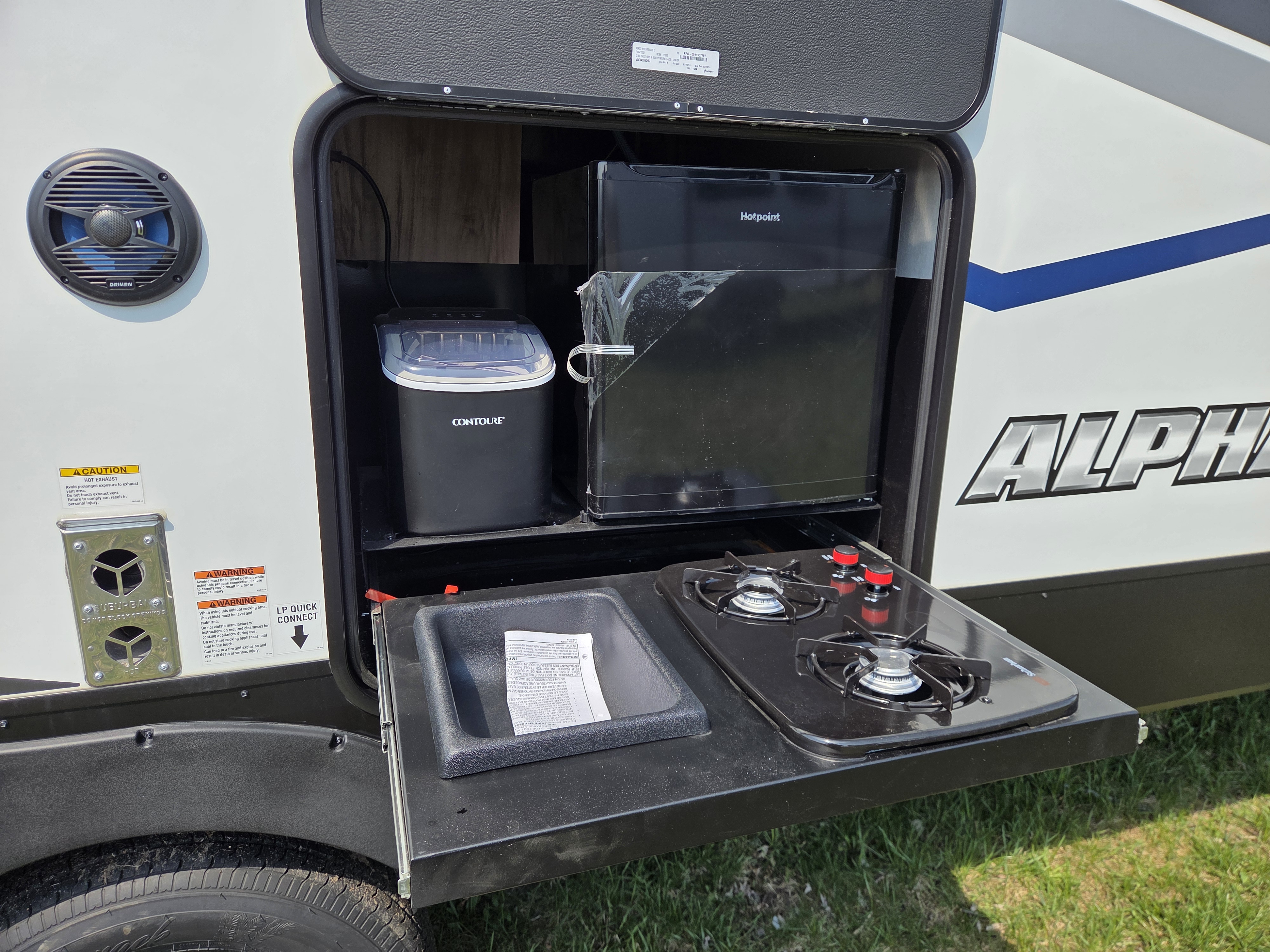 2024 Forest River Cherokee Alpha Wolf 2500RL-L, $ 29,999