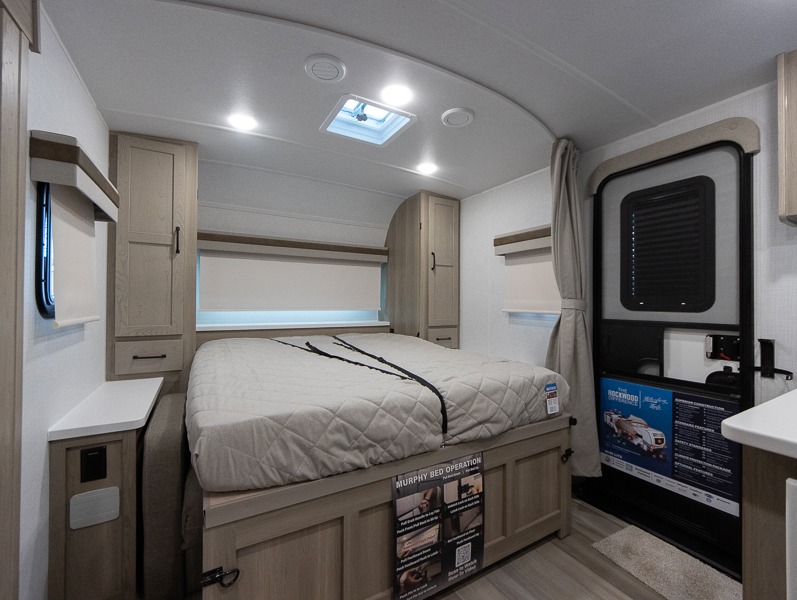 2024 Forest River Rockwood Mini Lite 2104S, $ 37,500