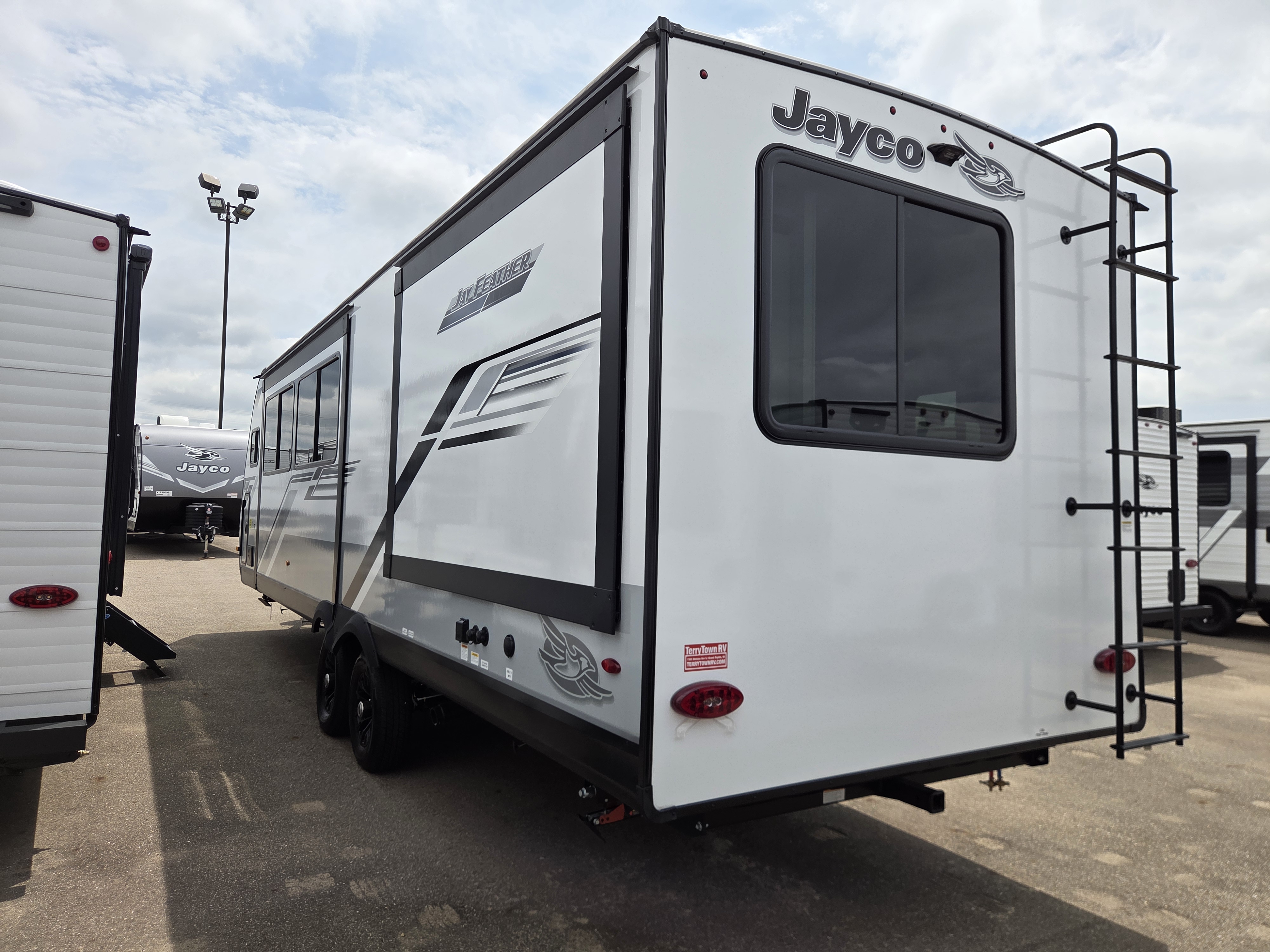 2025 Jayco Jay Feather 26FK, $ 35,398