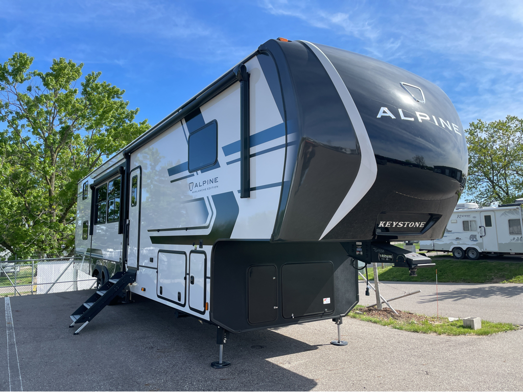 2026 Keystone Alpine Avalanche Edition 390DS, $ 79,999