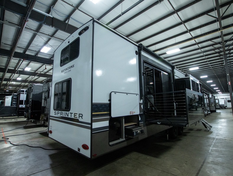 2026 Keystone Sprinter (Fifth Wheel) 3950SSP, $ 74,999