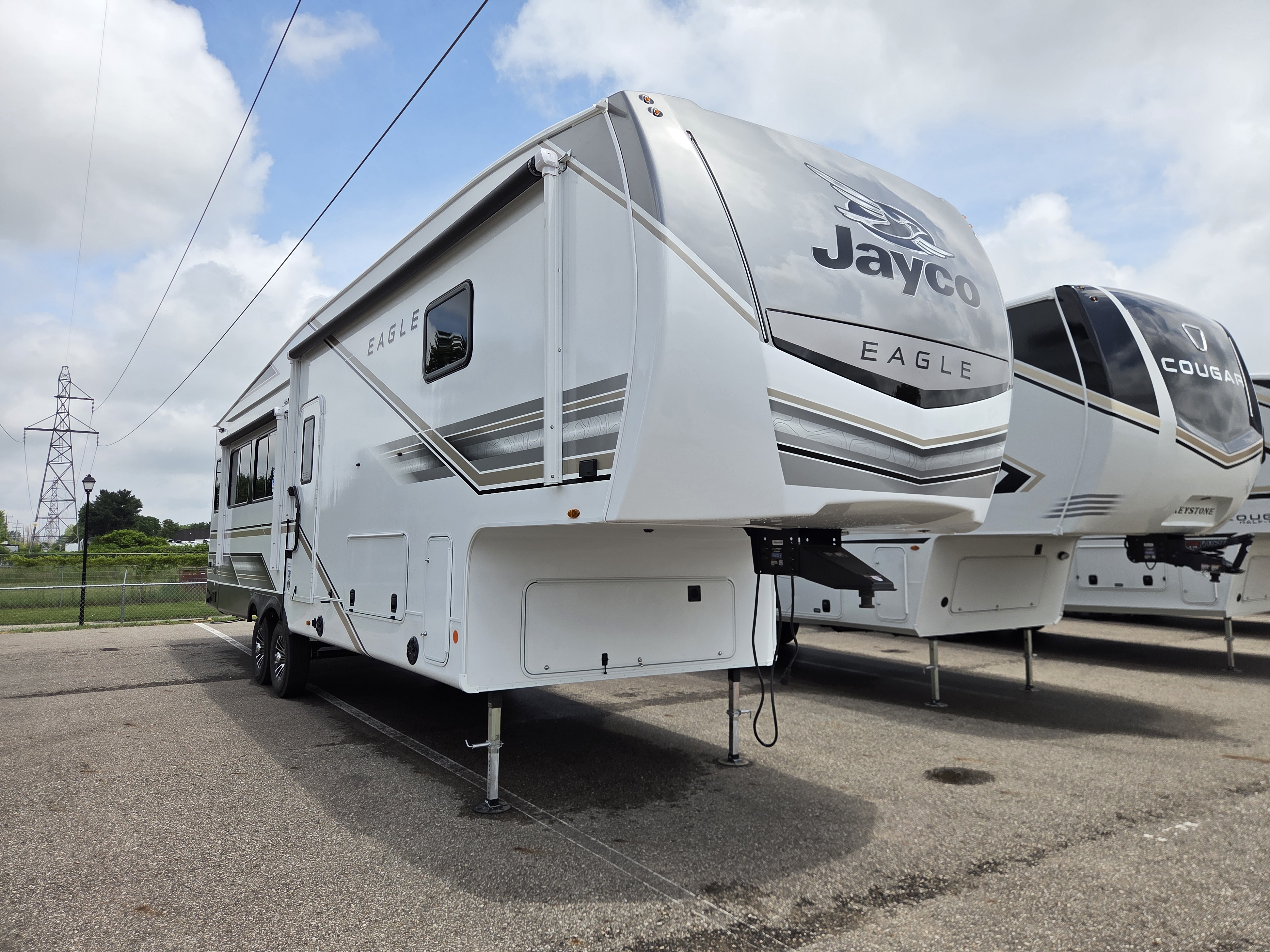 2027 Jayco Eagle 321RSTS, $ 62,999
