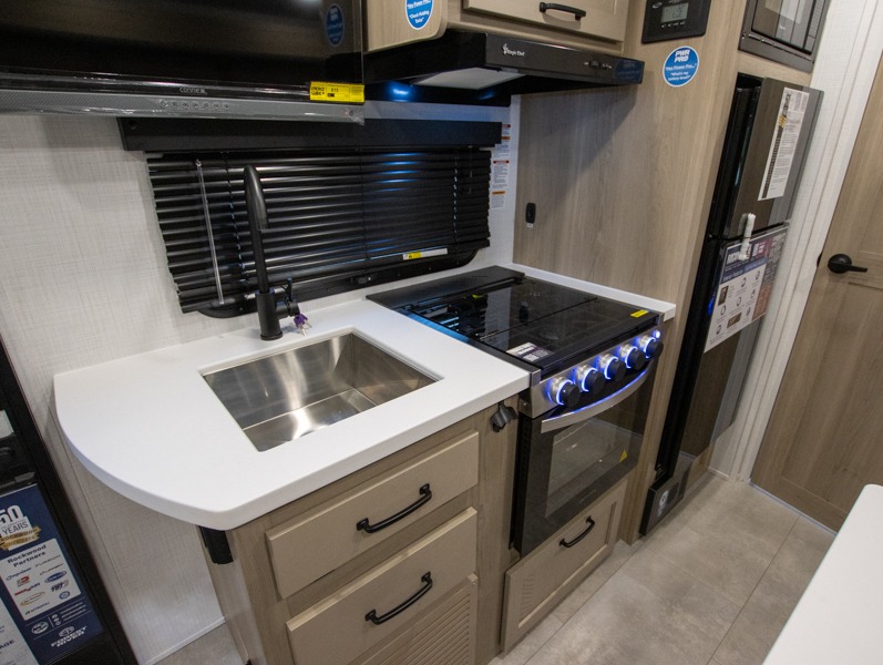 2025 Forest River Rockwood Geo Pro G20FBS, $ 25,999