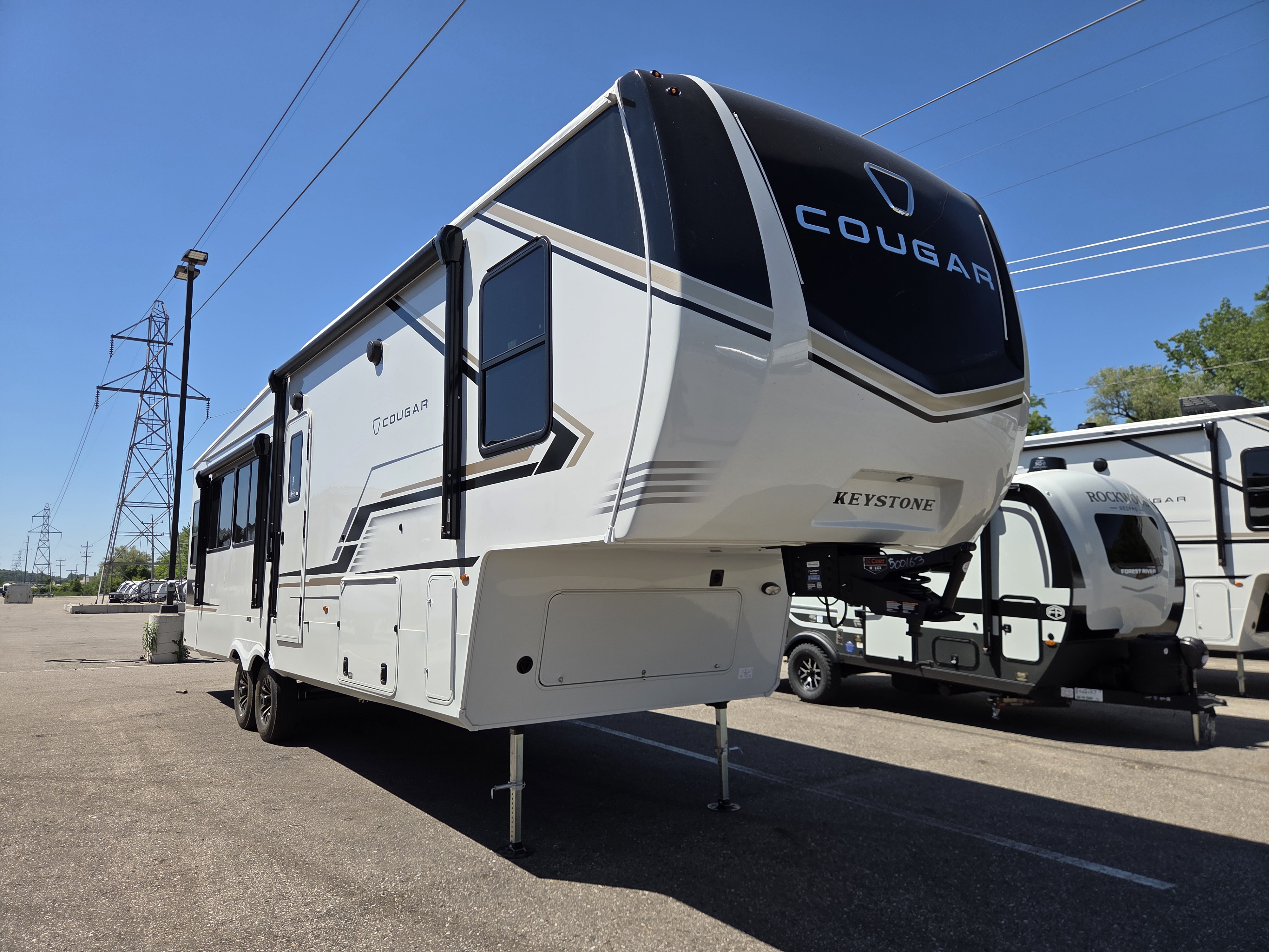 2027 Keystone Cougar 316RLS, $ 72,990