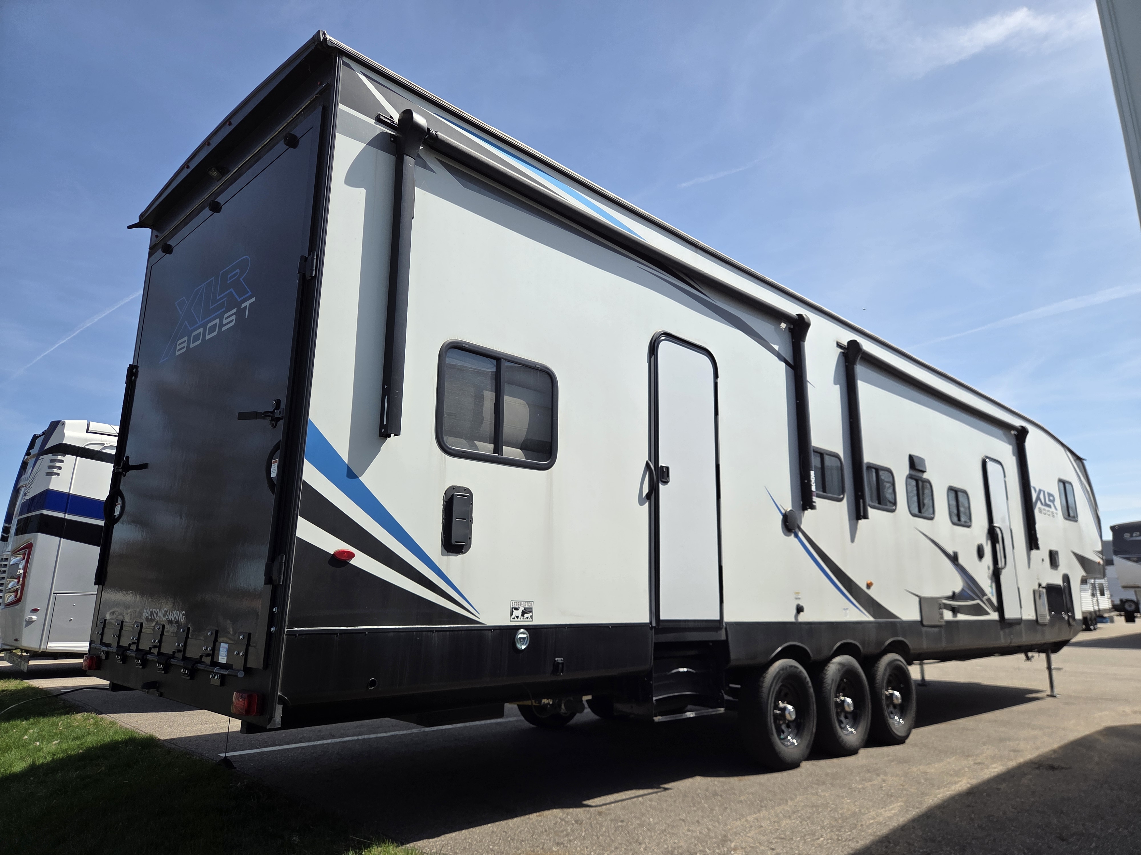 2022 Forest River XLR Boost 36TSX16, $ 60,000