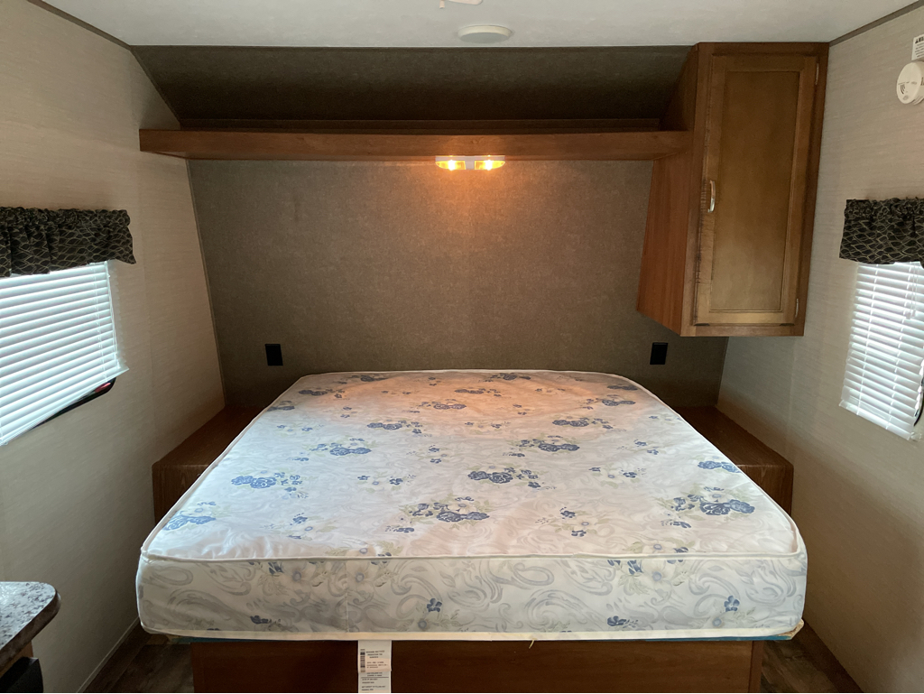 2016 Keystone Springdale Summerland 1700FQ, $ 6,495