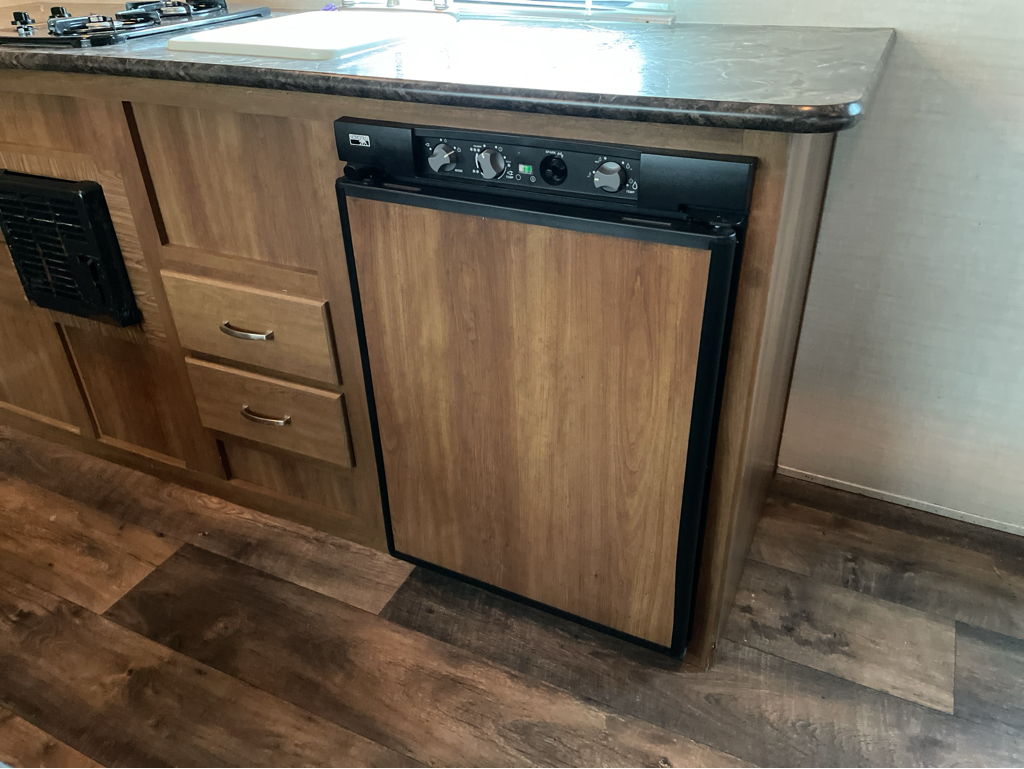 2016 Keystone Springdale Summerland 1700FQ, $ 6,495