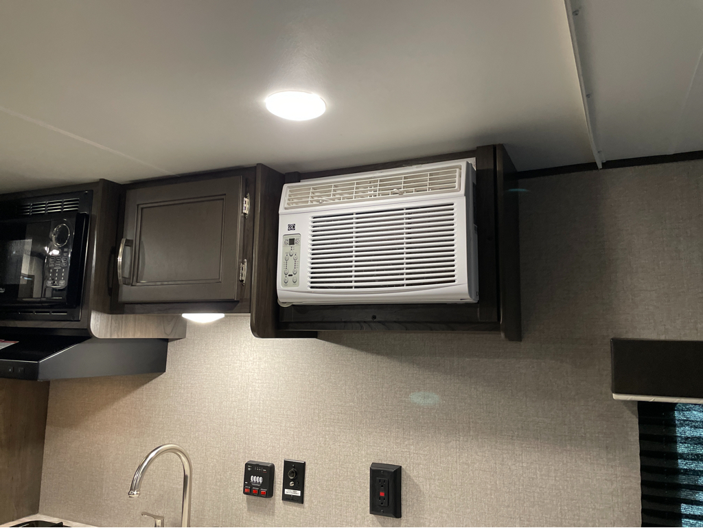 2021 Jayco Jay Flight SLX 7 195RB, $ 10,990