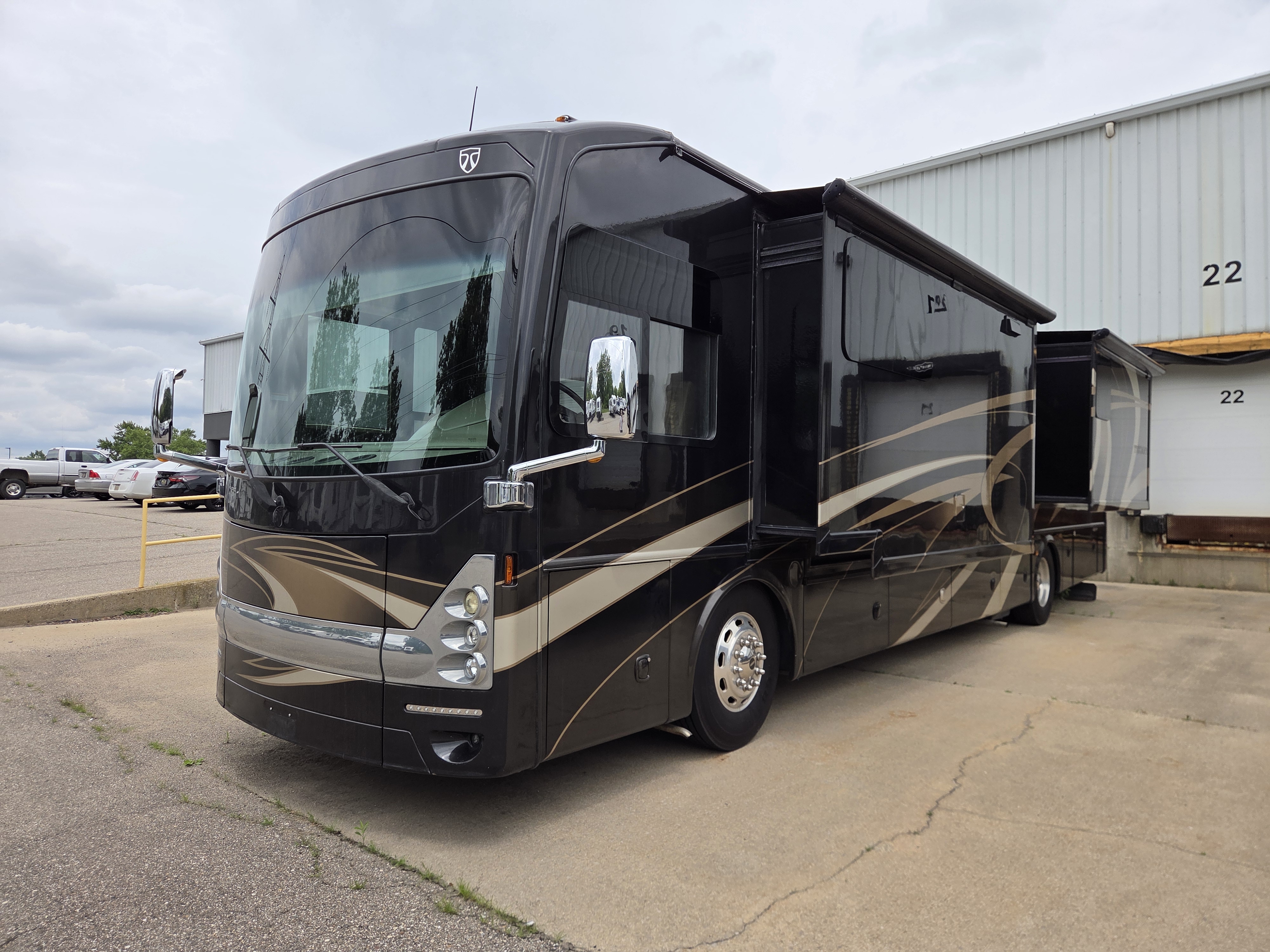 2015 Thor Motor Coach Tuscany 40KQ, $ 139,990