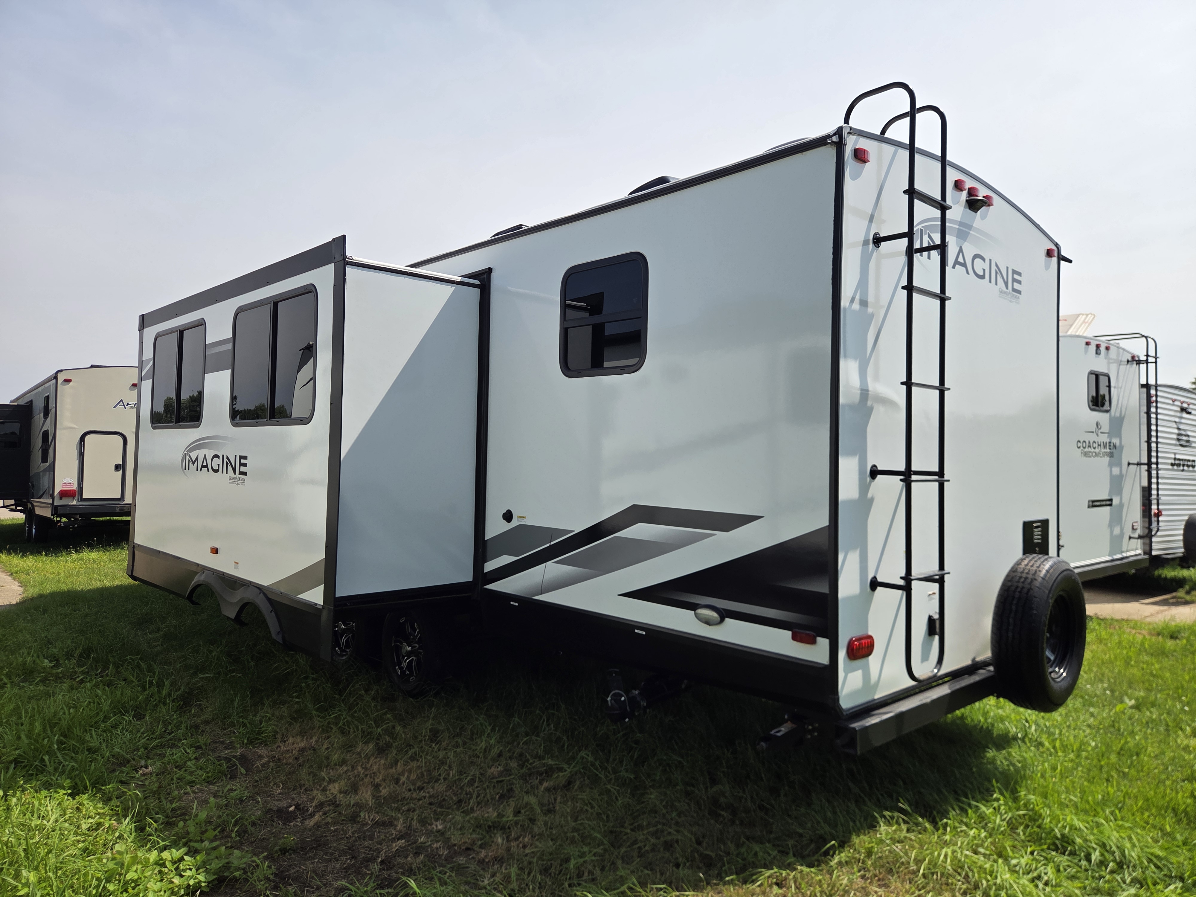 2022 Grand Design Imagine 2800BH, $ 25,990