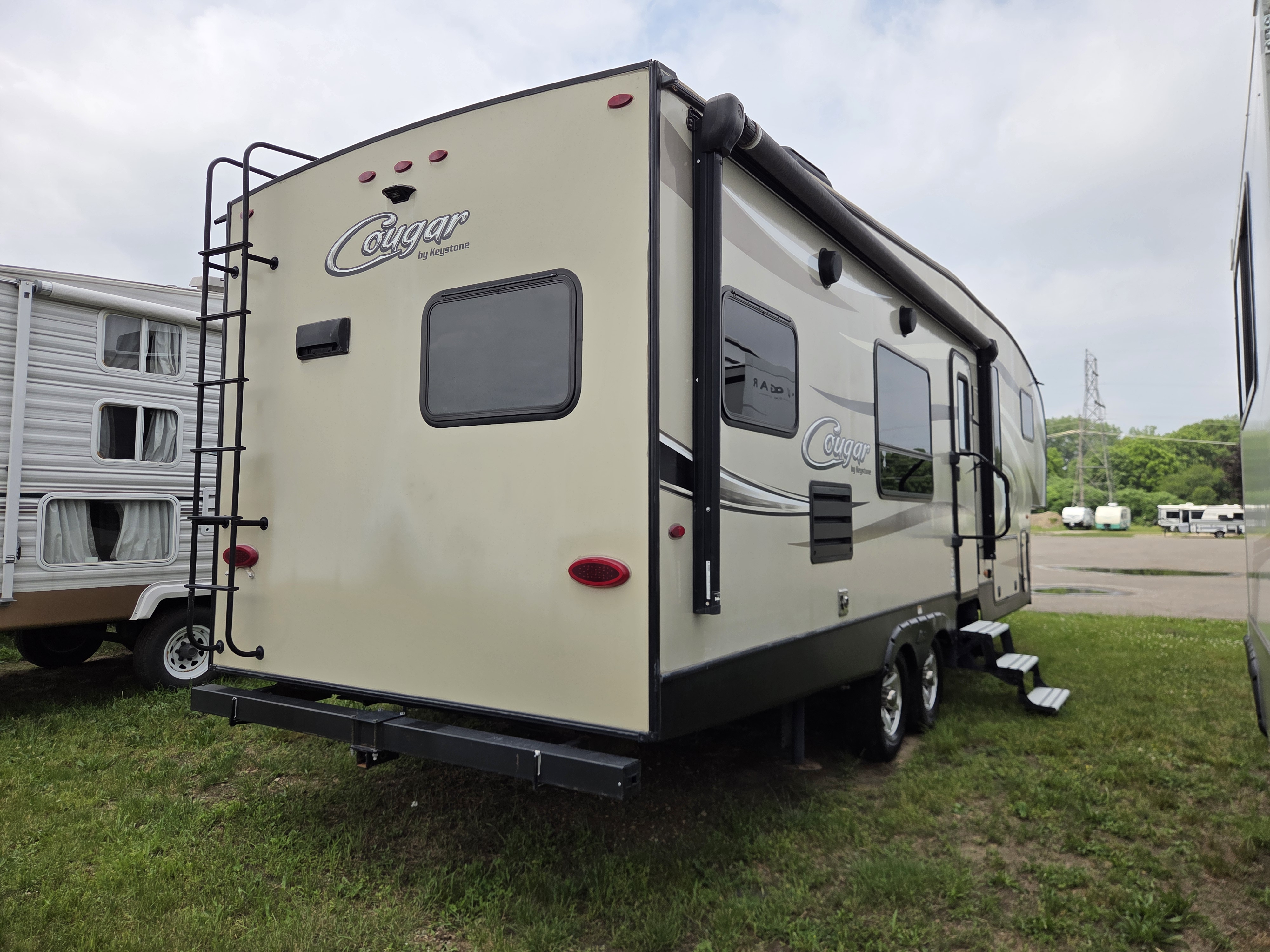 2017 Keystone Cougar X-Lite 27RKS, $ 20,033