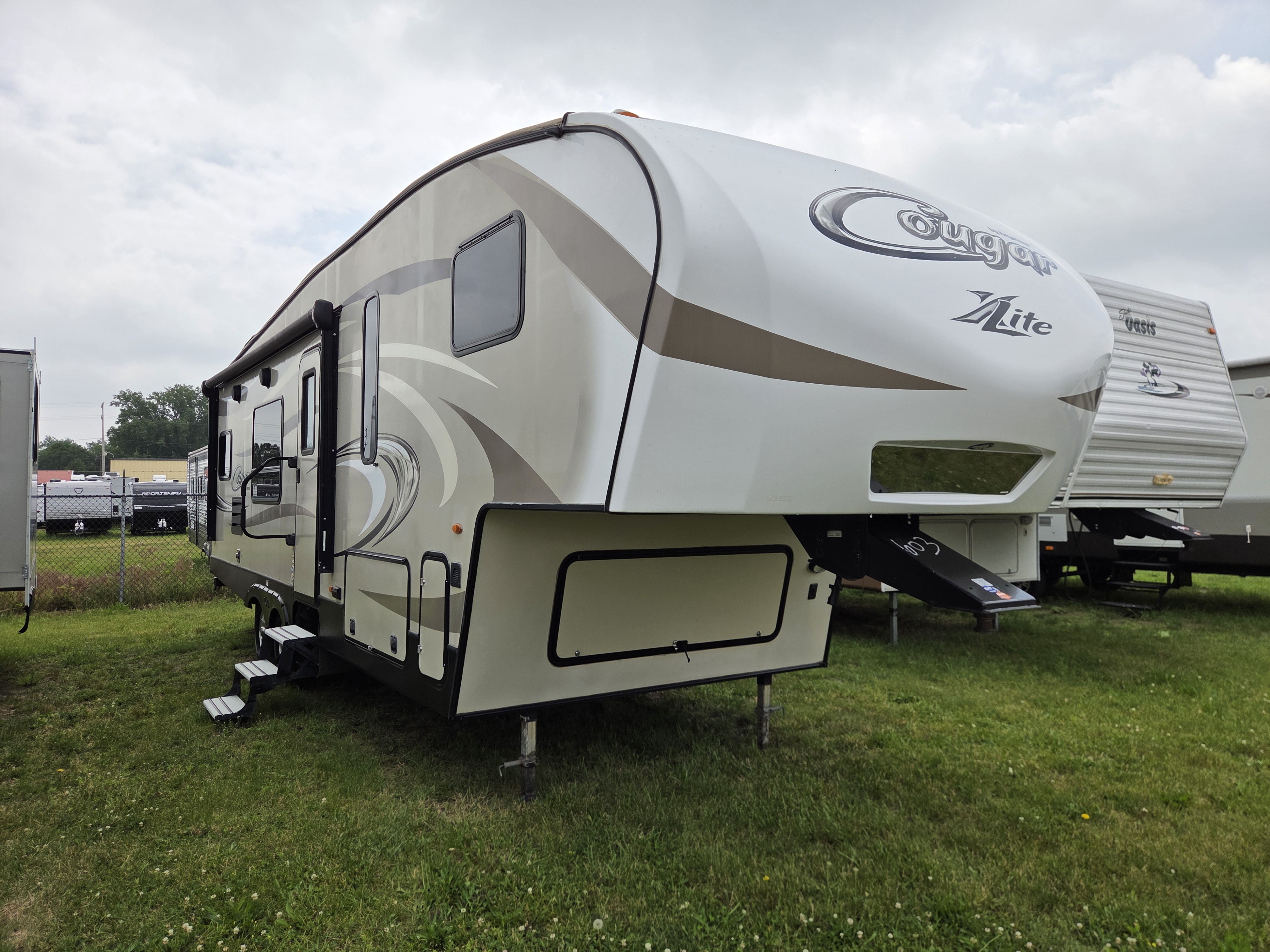 2017 Keystone Cougar X-Lite 27RKS, $ 20,033