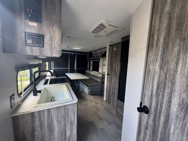 2021 Forest River Salem FSX Toy Hauler, $ 15,900