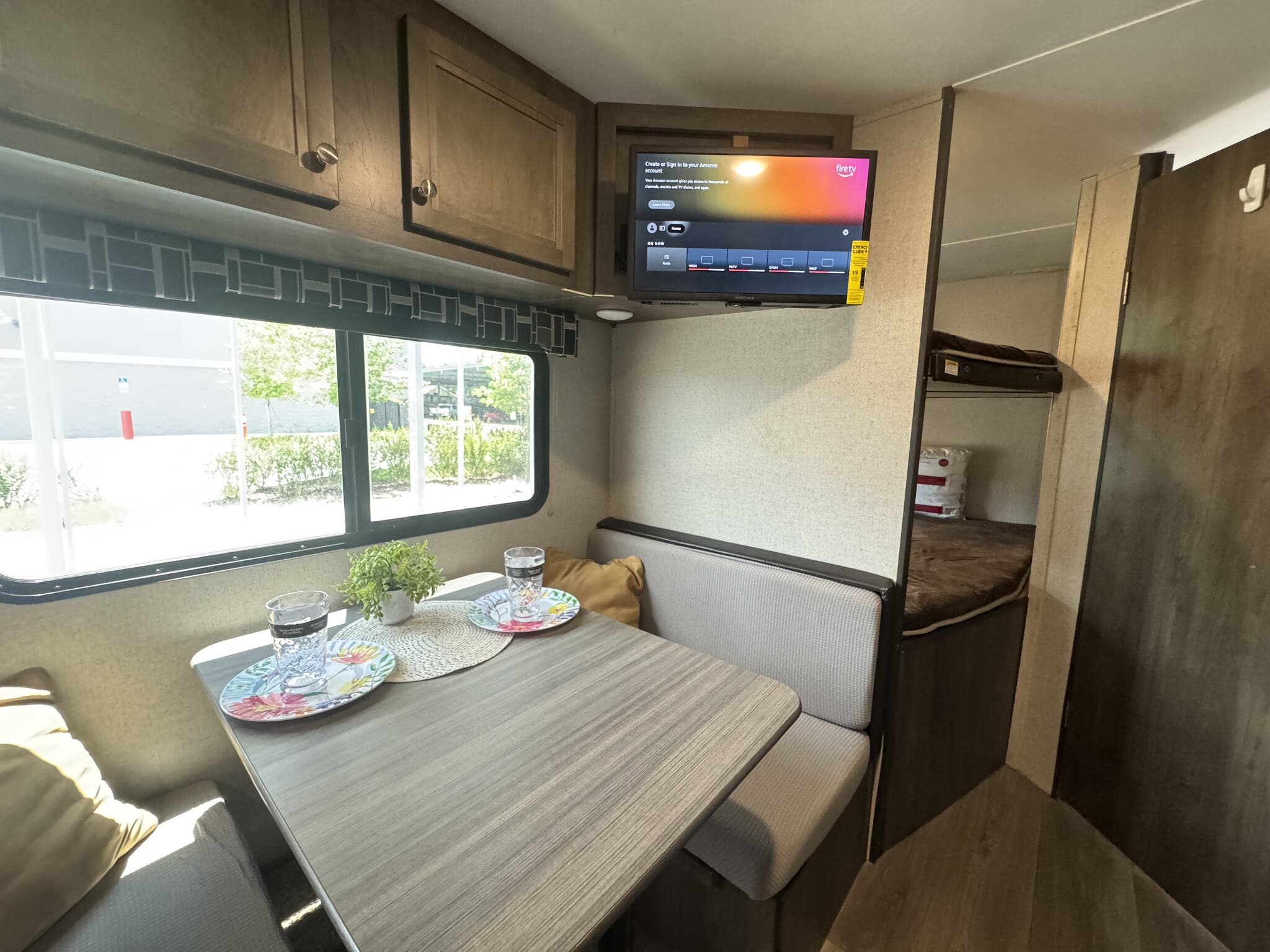 2019 Dutchmen Coleman Light LX 2125BH, $ 9,995
