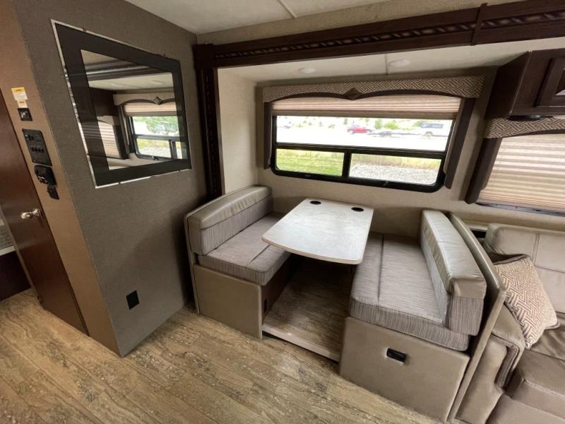 2018 Thor Motor Coach Hurricane 31S, $ 69,990