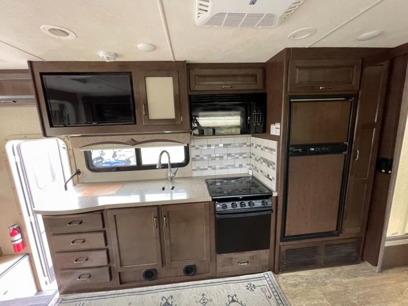2018 Thor Motor Coach Hurricane 31S, $ 69,990
