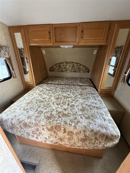2008 Keystone LAREDO 284BH, $ 12,450