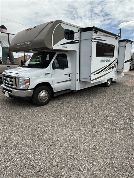 2017 Winnebago Minnie Winnie 26A, $ 42,995