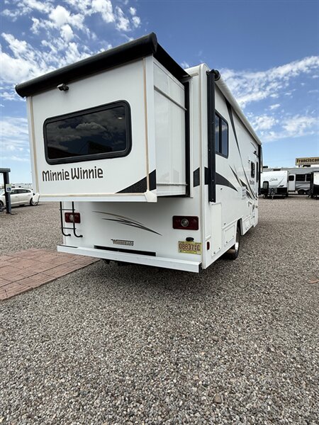 2017 Winnebago Minnie Winnie 26A, $ 42,995