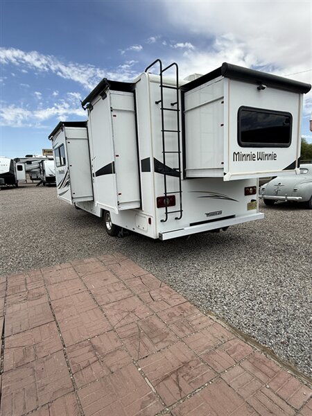 2017 Winnebago Minnie Winnie 26A, $ 42,995