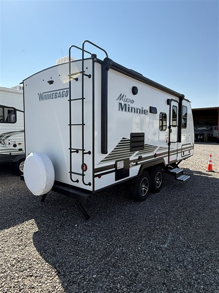 2021 Winnebago Micro Minnie 2108DS, $ 19,750