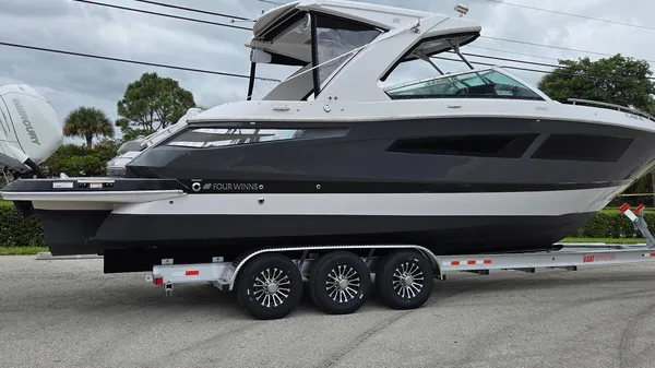 2019 Four Winns® Horizon H350, $ 169,900.00