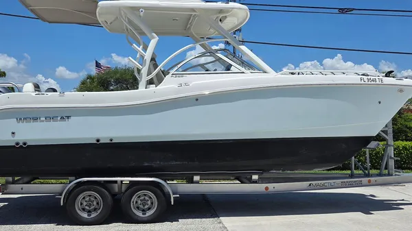 2022 World Cat DUAL CONSOLE 255, $ 129,900.00