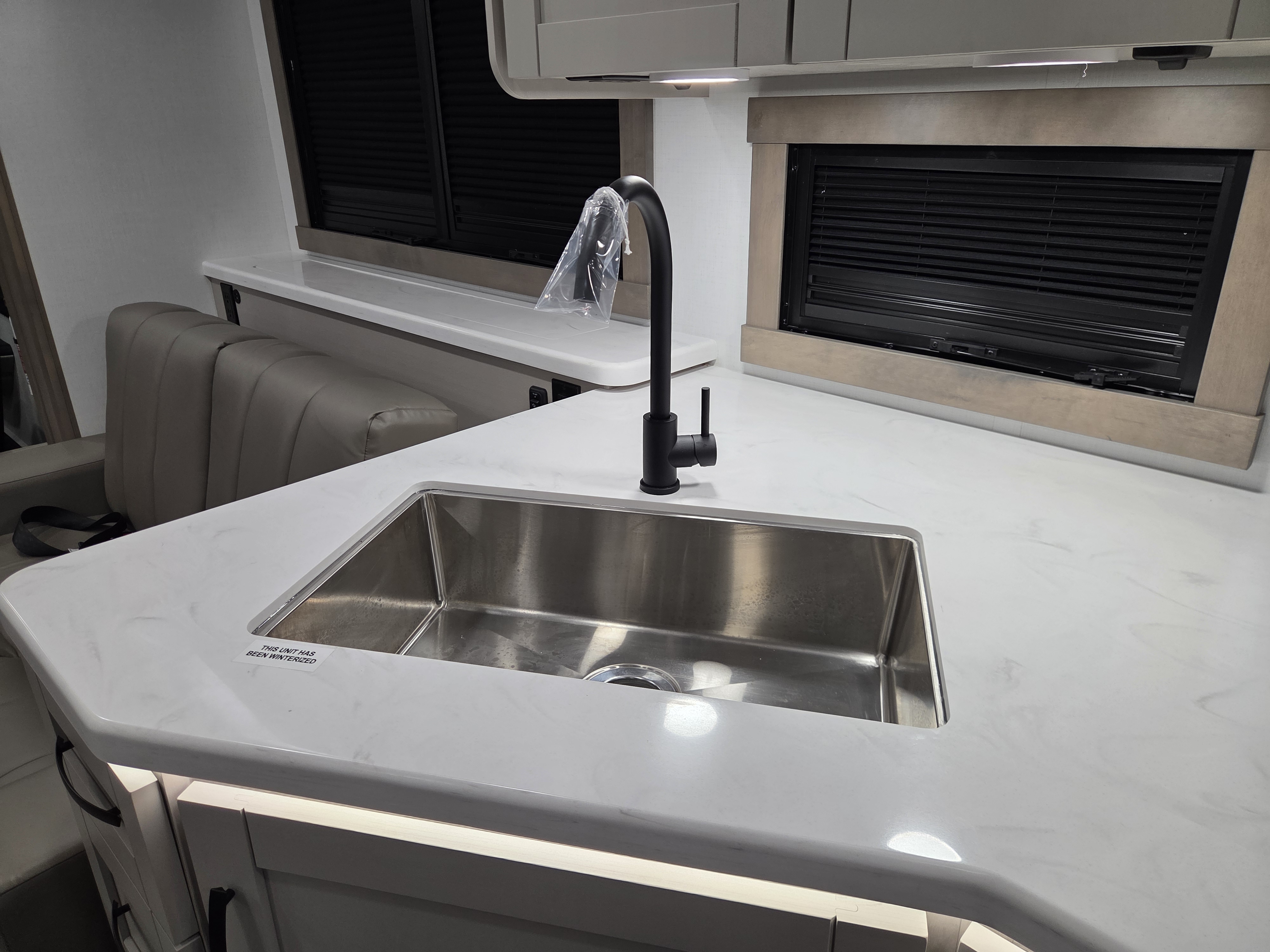 2027 Jayco Precept 34G, $ 179,995