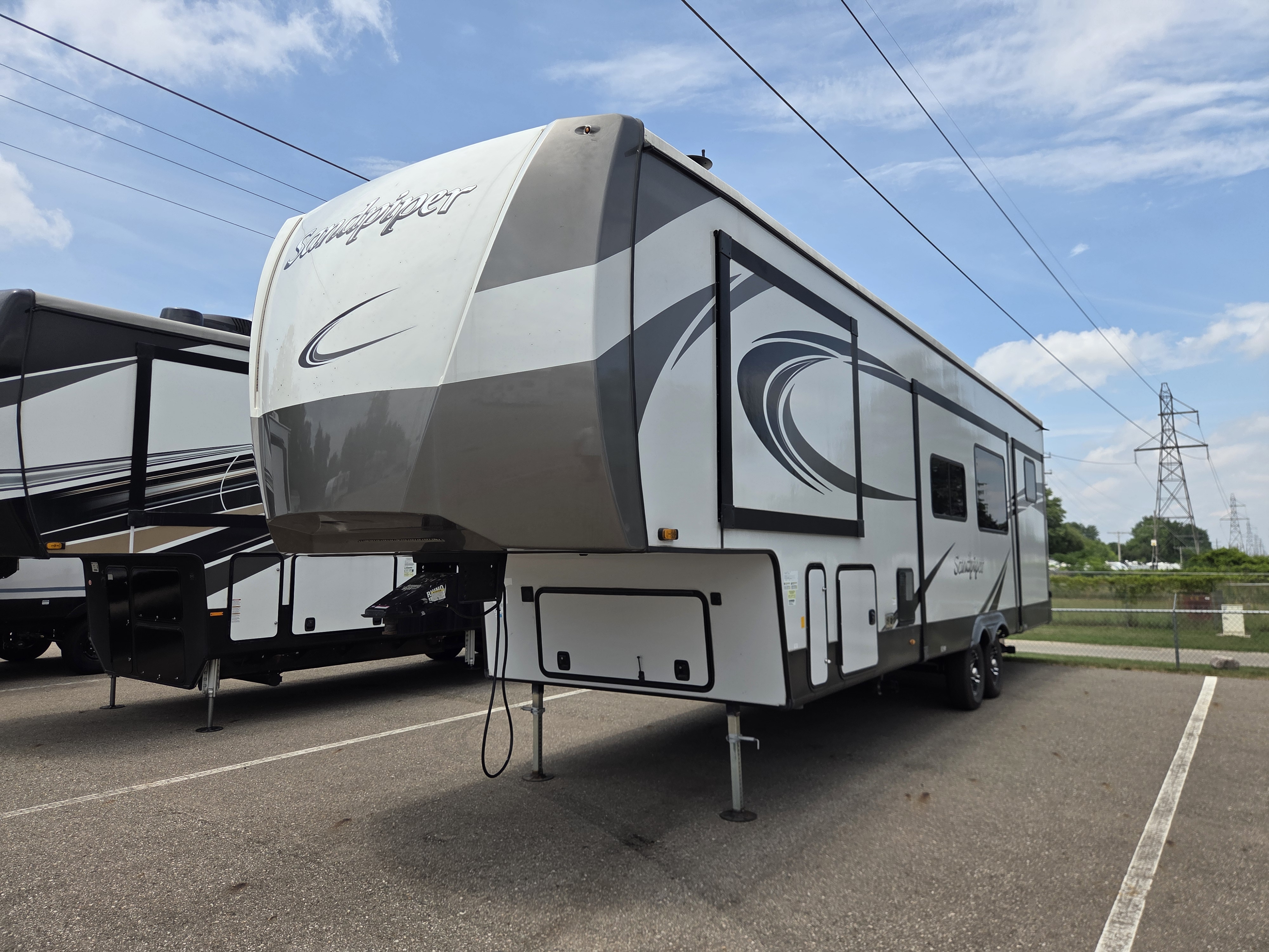 2022 Forest River Sandpiper 3330BH, $ 54,995