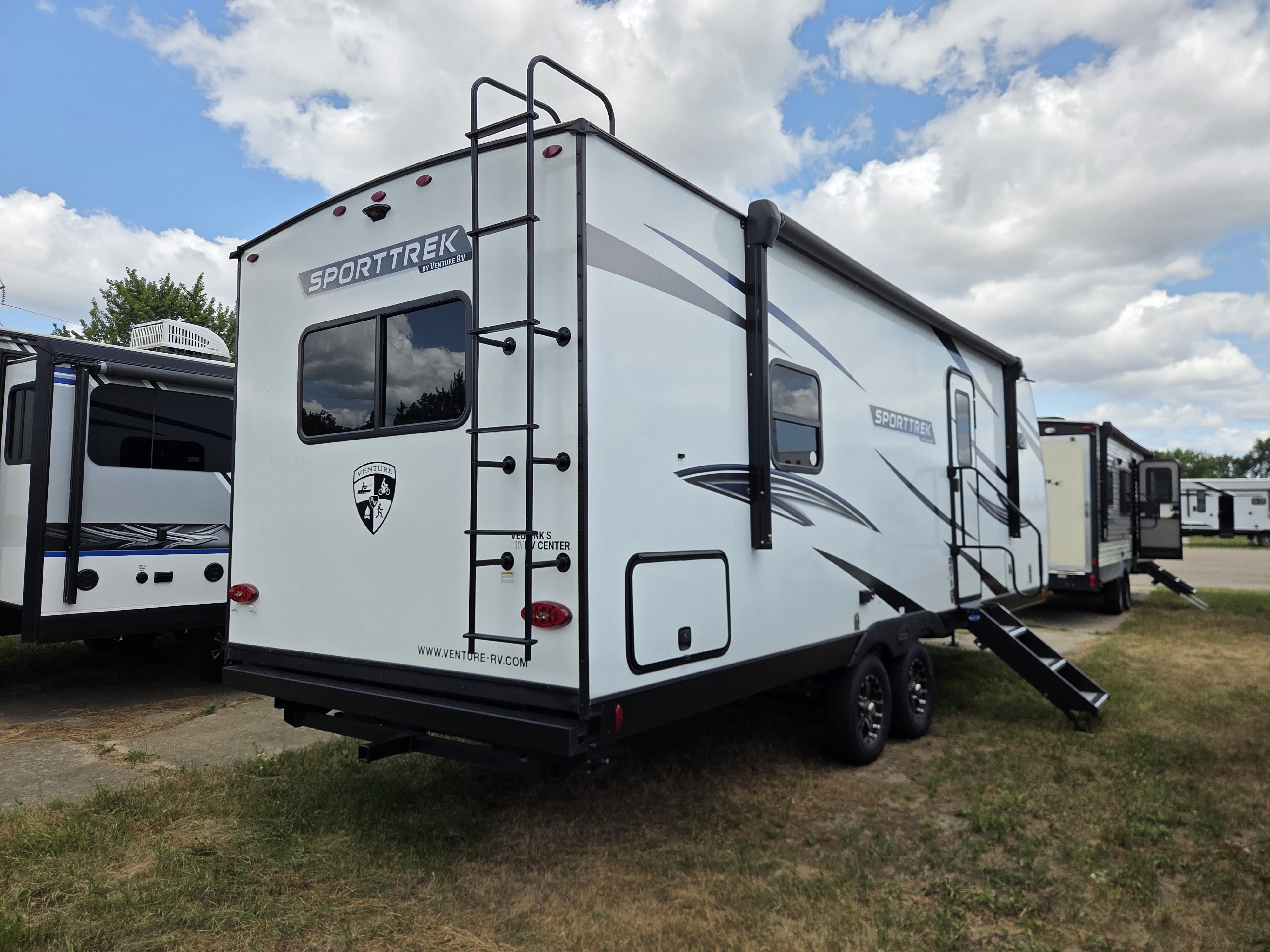 2024 Venture SportTrek ST251VFK, $ 29,990