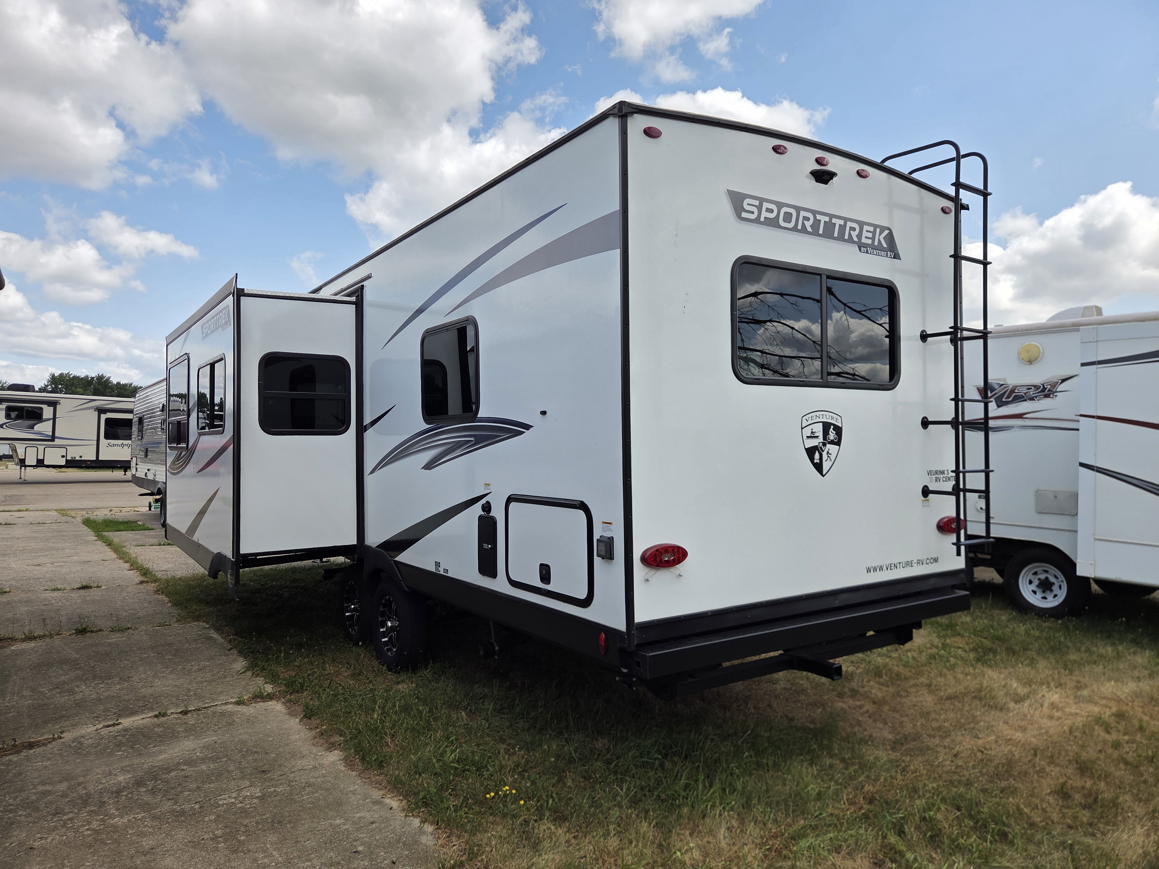 2024 Venture SportTrek ST251VFK, $ 29,990