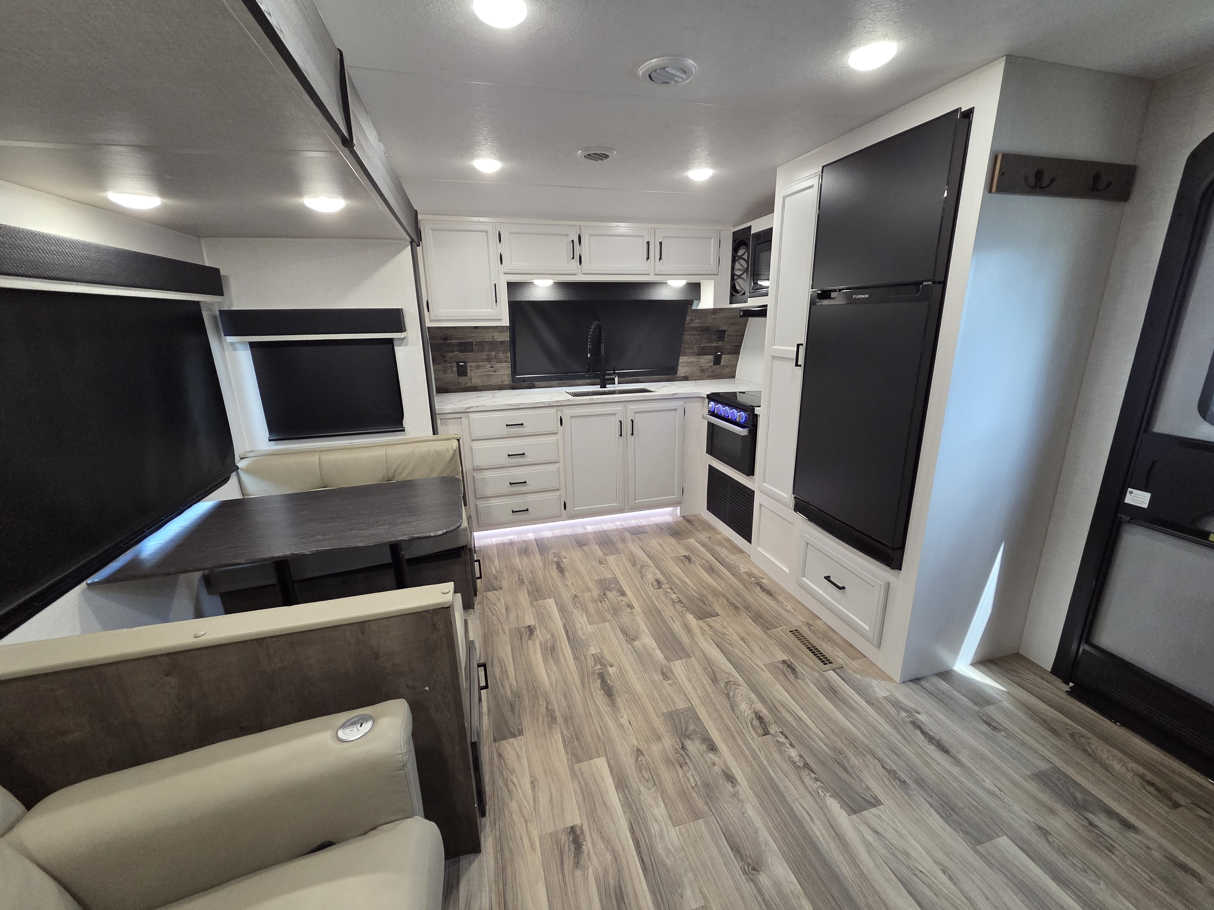 2024 Venture SportTrek ST251VFK, $ 29,990