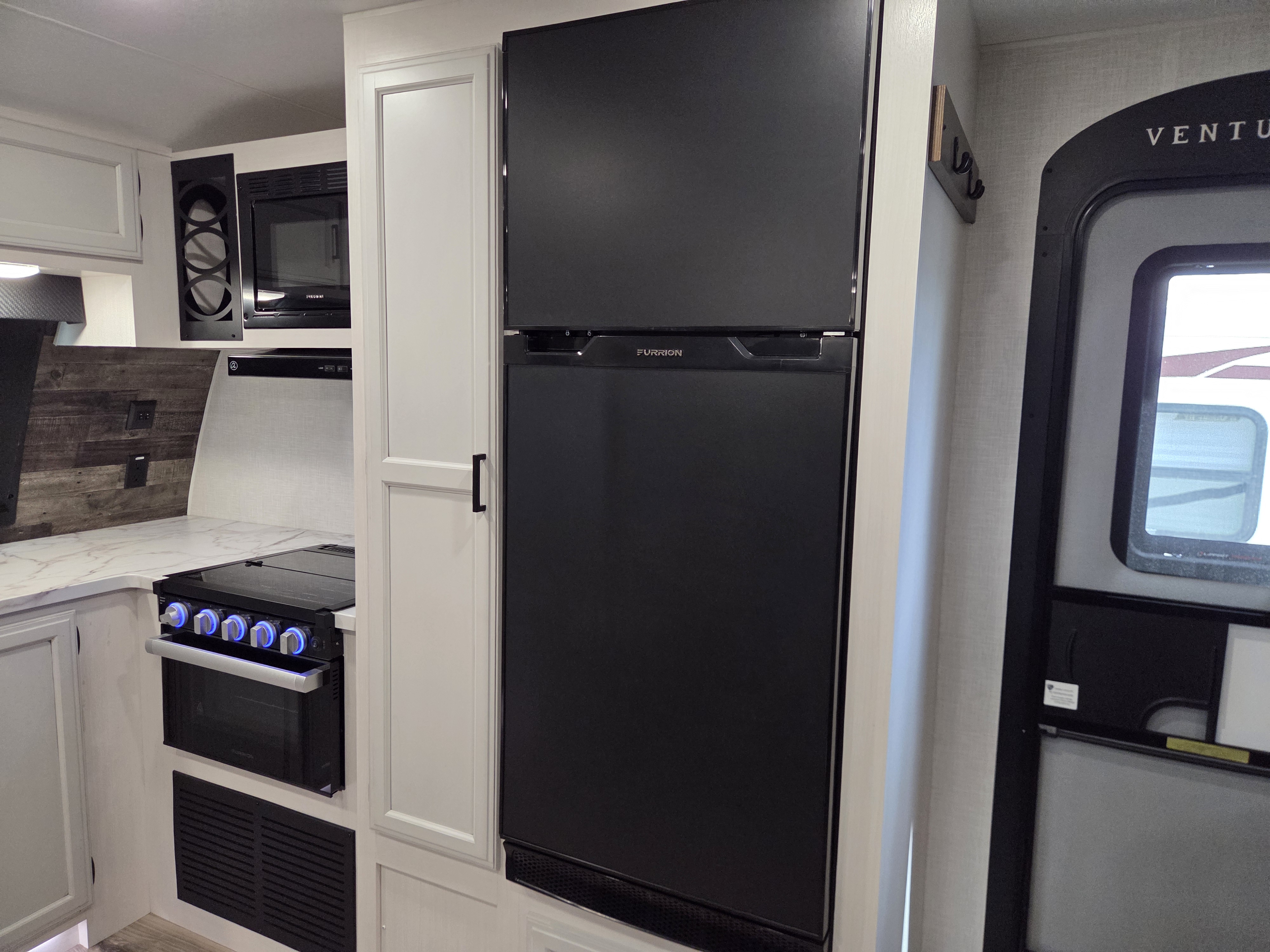 2024 Venture SportTrek ST251VFK, $ 29,990