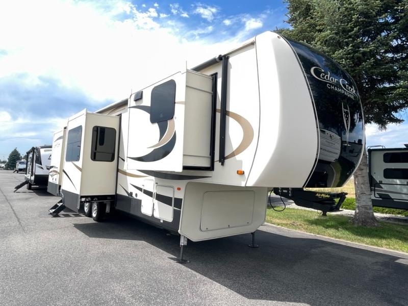 2019 Forest River Cedar Creek Champagne Edition 38, $ 59,990