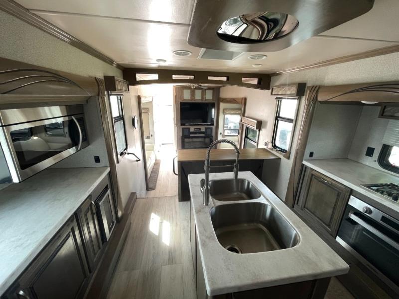 2019 Forest River Cedar Creek Champagne Edition 38, $ 59,990