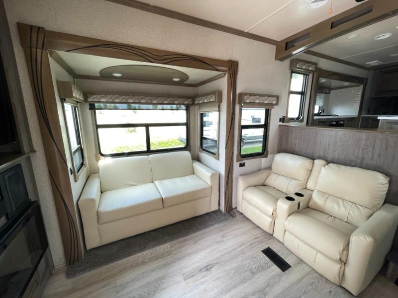 2019 Forest River Cedar Creek Champagne Edition 38, $ 59,990