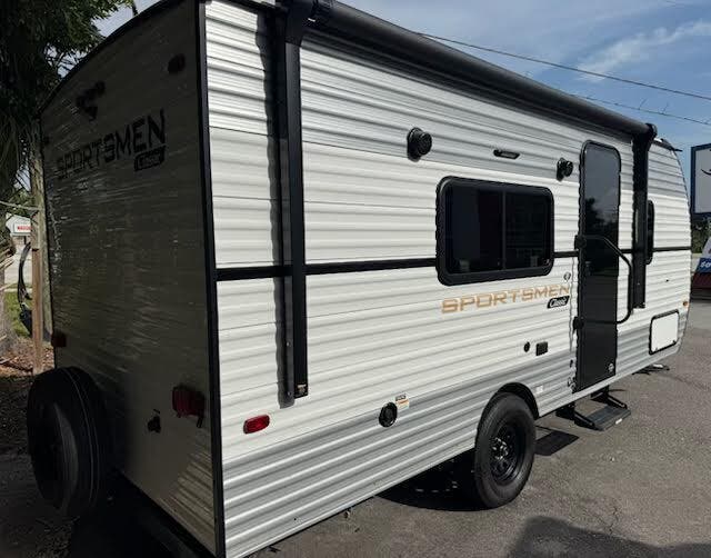 2025 KZ Sportsmen Classic 170MB, $ 14,995