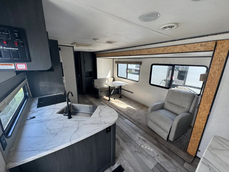 2022 Dutchmen Aspen Trail, $ 19,900