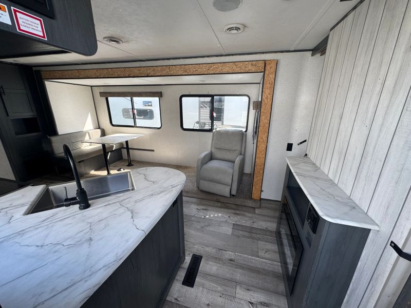 2022 Dutchmen Aspen Trail, $ 19,900