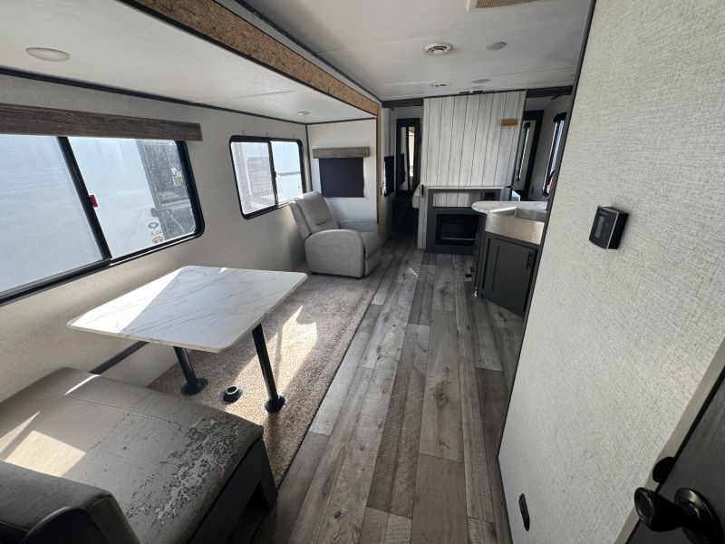 2022 Dutchmen Aspen Trail, $ 19,900