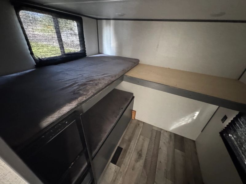 2022 Dutchmen Aspen Trail, $ 19,900