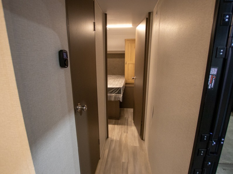 2025 Cruiser RV Avenir 29RK, $ 28,990