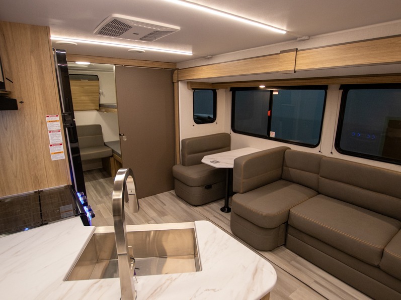 2025 Cruiser RV Avenir 32BH, $ 29,990