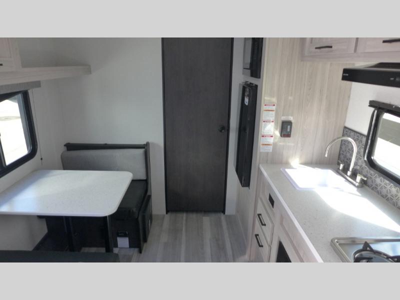 2025 Cruiser RV Avenir XLT 17BH, $ 12,990