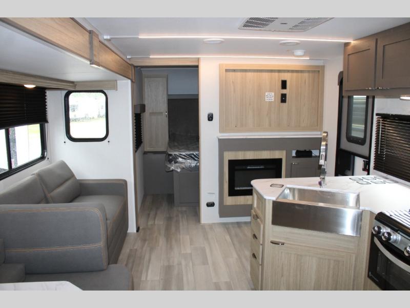2025 Cruiser RV Avenir 24RB, $ 25,990