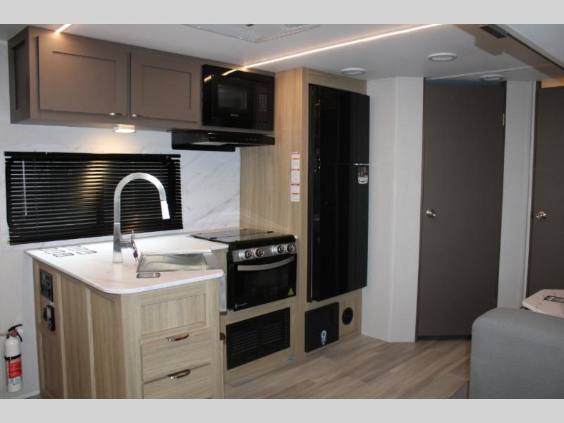 2025 Cruiser RV Avenir 24RB, $ 25,990